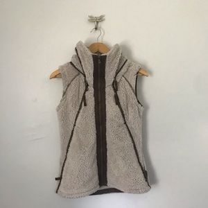Kuhl Sherpa hooded zip up vest *Born in the Mountains*